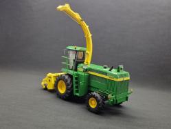 John Deere 6950