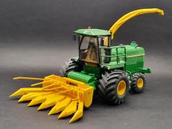 John Deere 6650