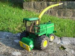 John Deere 6650