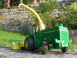 John Deere 6650